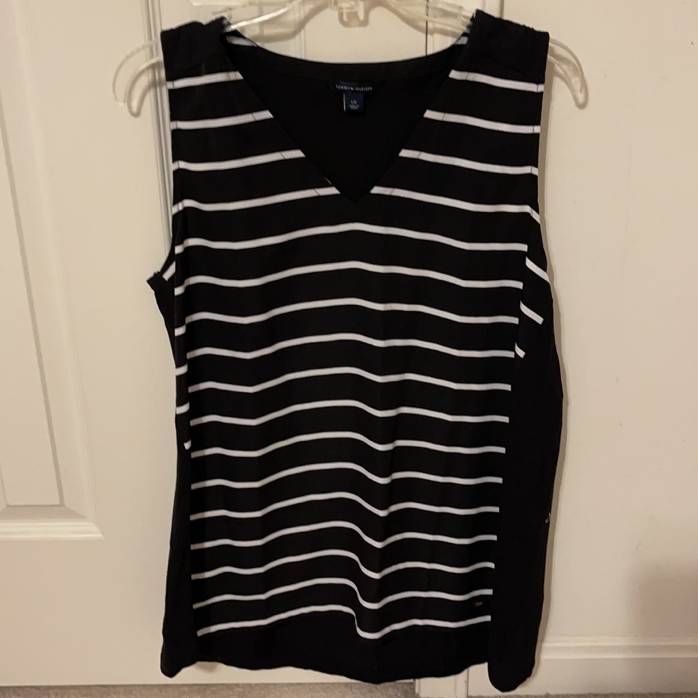 Brand: Tommy Hilfiger Color: Black and White Size: Large